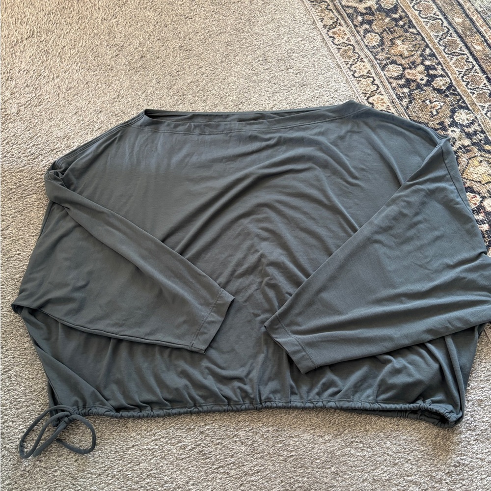 Athleta Charcoal Long Sleeve Cropped Top
